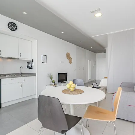 Apartment Rentonthebeach Nº2